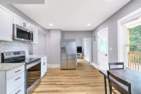 Entry Way - 89 Emerald St, Gardner, MA 01440 photo 2 of 2