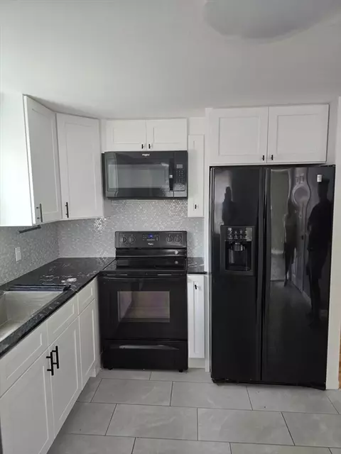 98 Granger St, Springfield, MA 01119 photo 10