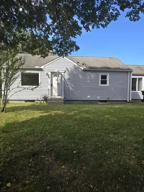 98 Granger St, Springfield, MA 01119