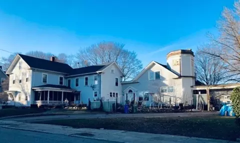 44 Dean St, Attleboro, MA 02703