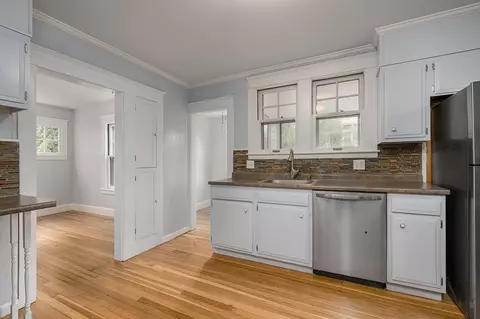 80 Pine St, Florence, MA 01062 photo 13