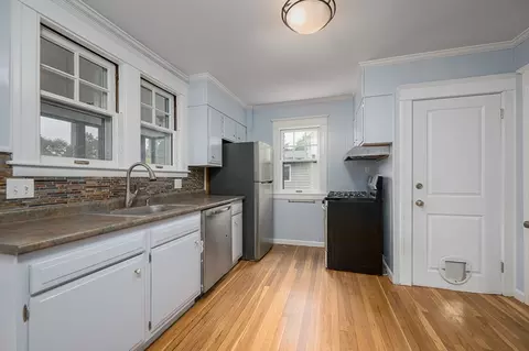 80 Pine St, Florence, MA 01062 photo 12