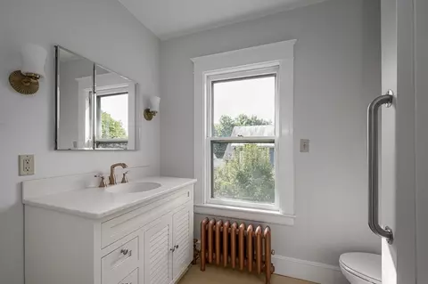 80 Pine St, Florence, MA 01062 photo 22