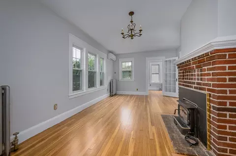 80 Pine St, Florence, MA 01062 photo 6