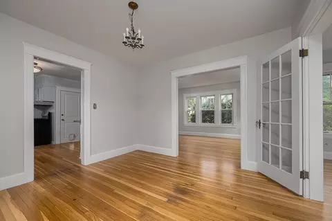 80 Pine St, Florence, MA 01062 photo 8