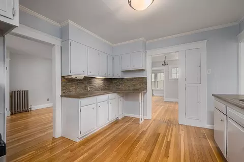 80 Pine St, Florence, MA 01062 photo 11