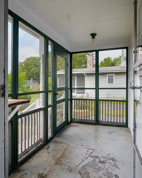 80 Pine St, Florence, MA 01062 photo 15