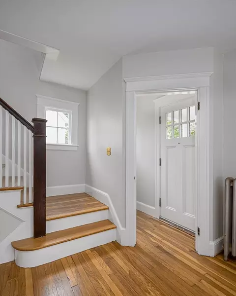 80 Pine St, Florence, MA 01062 photo 4