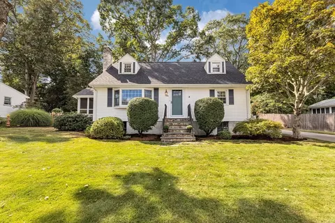 136 Azalea Dr, Norwood, MA 02062