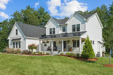 1 Cottonwood Ln, Salem, NH 03079