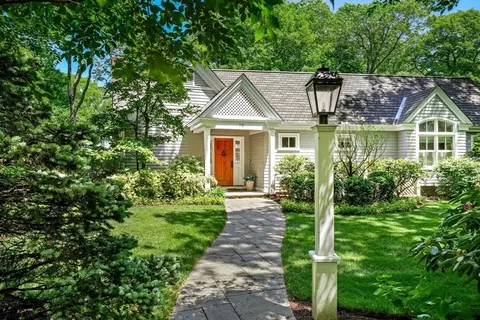 70 Old Farm Rd, Wellesley, MA 02481