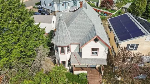 View/Area - 74 Summer St, Everett, MA 02149 photo 2 of 5
