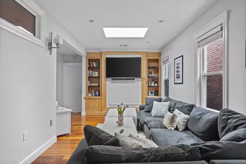 733 E 3rd St, Boston, MA 02127 photo 9