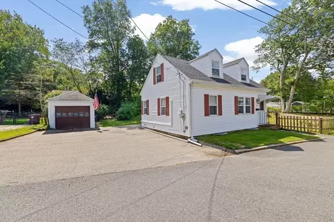 25 Perry St, Weymouth, MA 02189