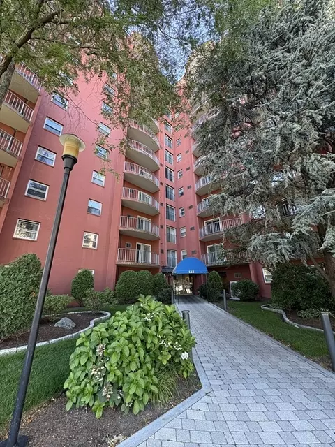 115 W Squantum St #907, Quincy, MA 02171