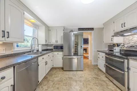 63 Bridle Path, Springfield, MA 01118 photo 5
