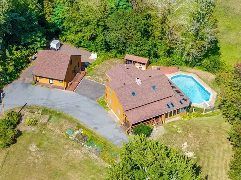 9 Upland Rd, Plympton, MA 02367