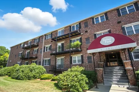 59 Mill St #305, Dracut, MA 01826