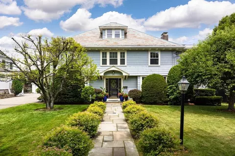 1865 Beacon St, Newton, MA 02468