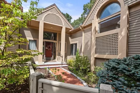7 Wainwright Rd #72, Winchester, MA 01890