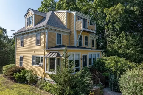 98 Myrtle St, Norfolk, MA 02056