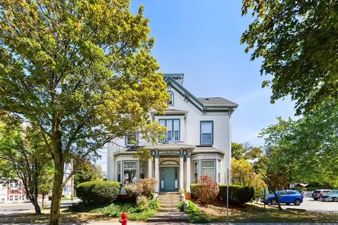81 Washington St #4, Malden, MA 02148