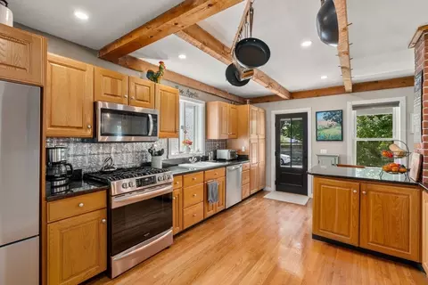 11 Brooks St, Maynard, MA 01754 photo 9
