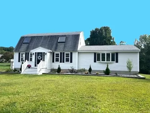 45 Lincolnshire Dr, Haverhill, MA 01835