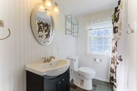 Bath - 50 Benjamin Dr, Attleboro, MA 02703 photo 4 of 4
