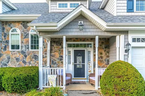 6 Stonebury Way #6, Tewksbury, MA 01876