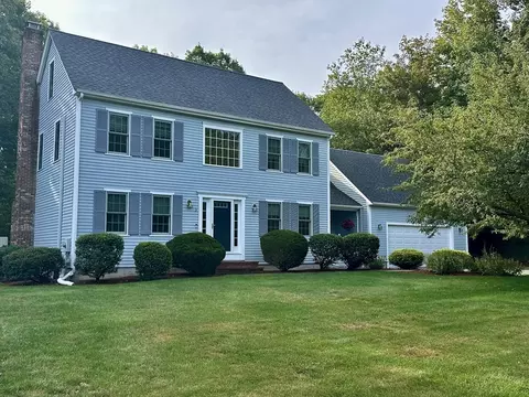 3 Field Dr, Plainville, MA 02762