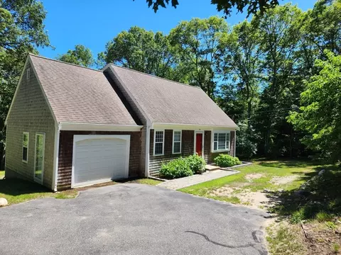 134 Great Hill Dr, Barnstable, MA 02668
