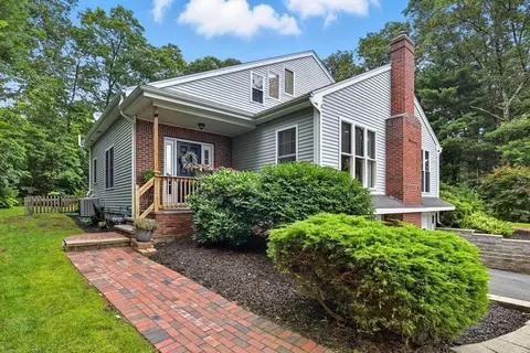 133 Pleasant St #2, Plainville, MA 02762