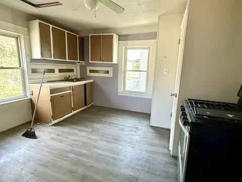 7 Lodi St, Worcester, MA 01608 photo 5