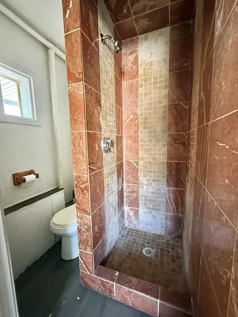 7 Lodi St, Worcester, MA 01608 photo 6