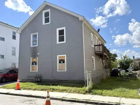 7 Lodi St, Worcester, MA 01608