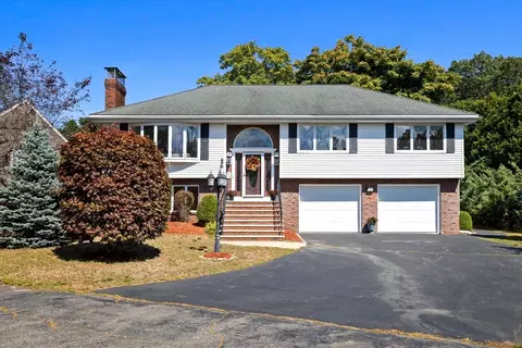 34 Andrews Rd, Wakefield, MA 01880