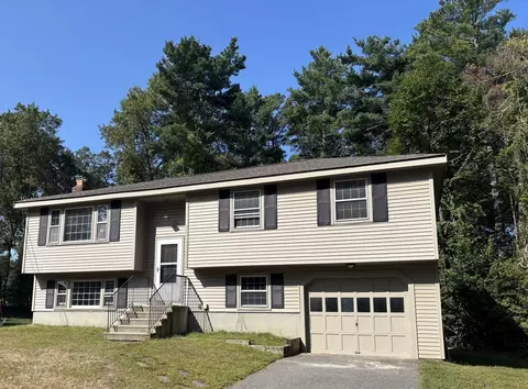 49 Monique Dr, Bellingham, MA 02019