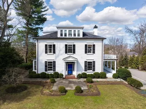 371 Walnut St, Brookline, MA 02445
