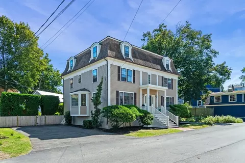 60 Elm St #60, Marblehead, MA 01945