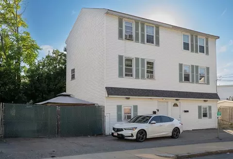 76-78 W 3rd St, Lowell, MA 01850