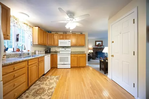 21 Conservation Dr, Douglas, MA 01516 photo 12