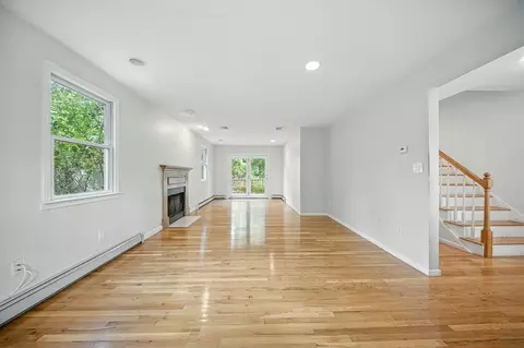 20 Tarleton Rd, West Roxbury, MA 02132