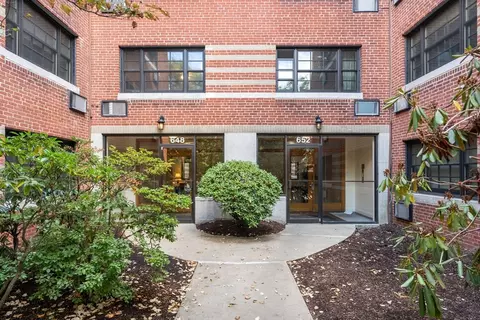 648 Washington St #7, Brookline, MA 02446