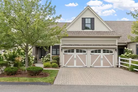 5 Meadows Ln #105, Belmont, MA 02478