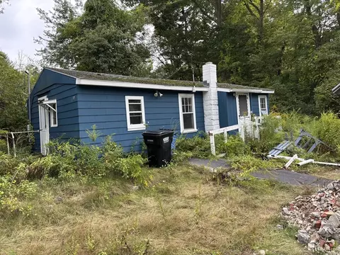 127 Taunton Ave, Norton, MA 02766