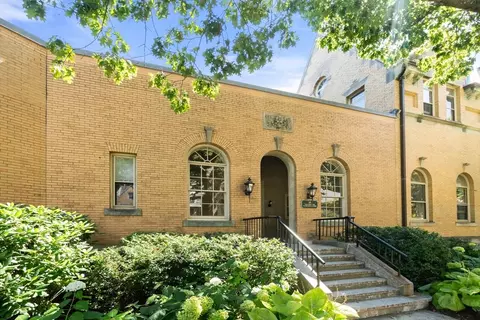 60 E Glen Rd #206, Brookline, MA 02445