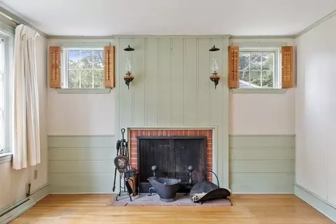Living - 71 Wescroft Rd, Reading, MA 01867 photo 3 of 5