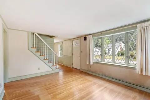 Living - 71 Wescroft Rd, Reading, MA 01867 photo 4 of 5