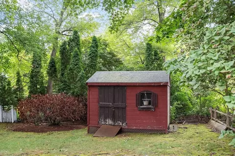 Exterior - 71 Wescroft Rd, Reading, MA 01867 photo 3 of 6